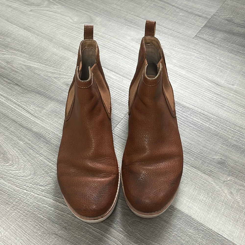 Fitflops leather chelsea booties